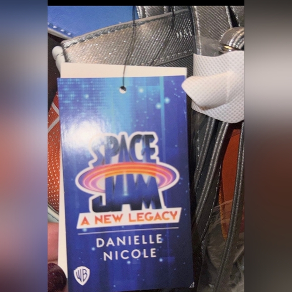 Danielle Nicole Space Jam Bugs Bunny NWT - Picture 5 of 5